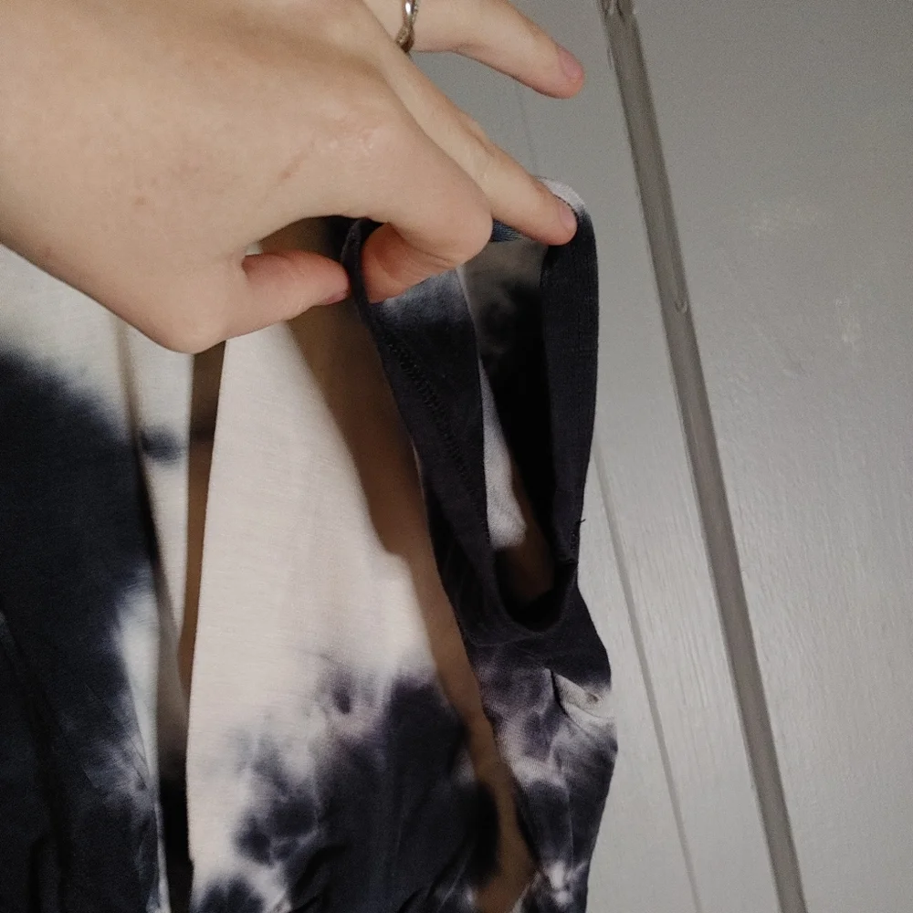 3/$20 Botanique Ink Blotch High Low tee - Picture 4 of 6